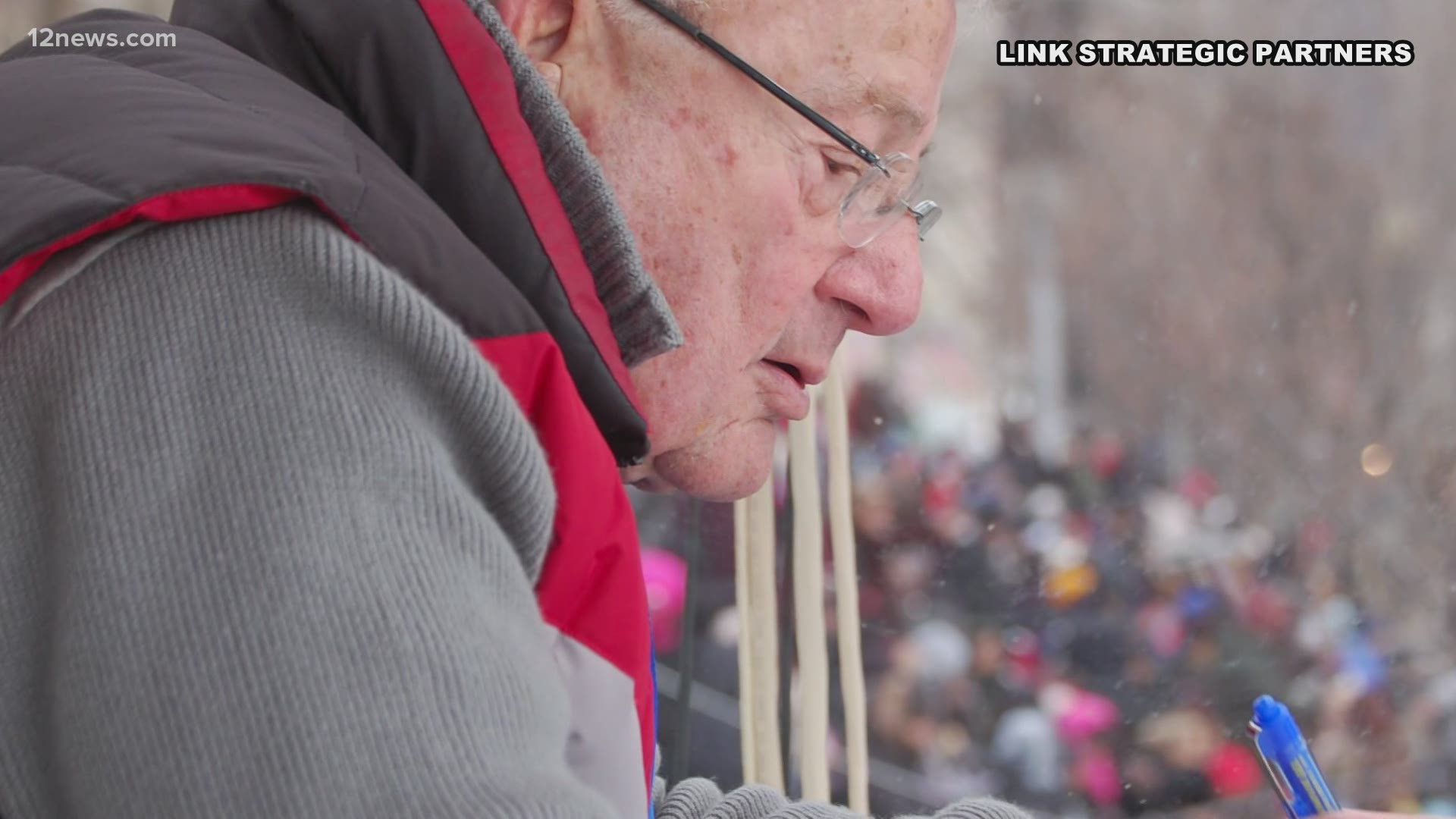 Charlie Brotman's voice made its return to the White House as the inaugural parade announcer after a 4-year hiatus.