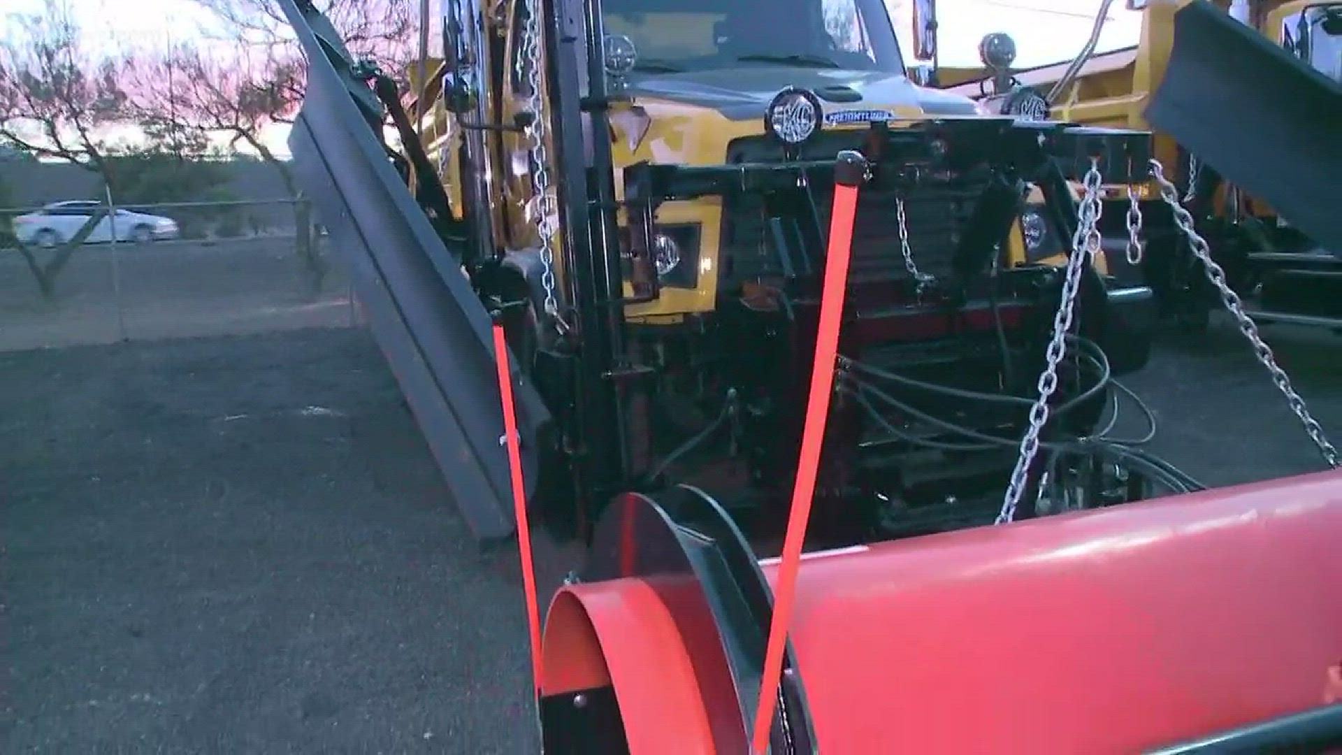 ADOT shows us what you need to make your own winter care safety kit when traveling to snow bound areas.