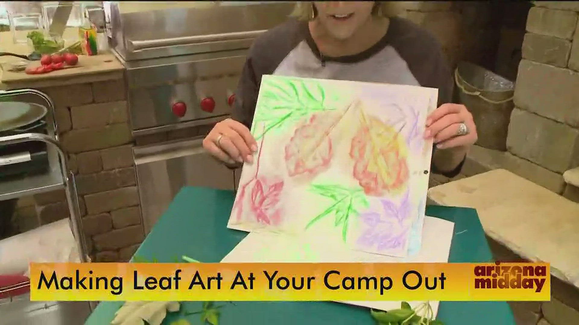 Take a crayon, a piece of paper and a leaf....and watch the magic your kids can make! Here's a fantastic craft to share!