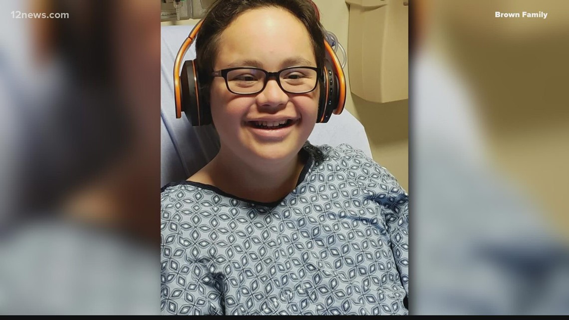 Remaja Arizona menjadi pasien pertama yang menerima operasi yang mengubah hidup untuk membantunya tidur