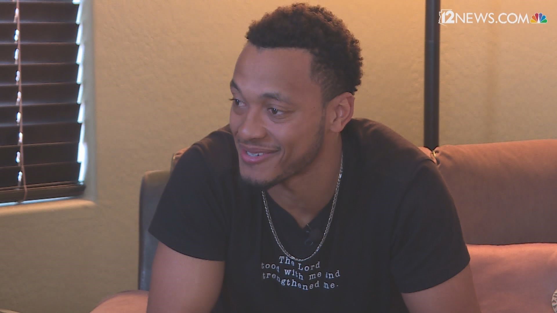 Former Chandler High School standout Brett Hundley has signed a one-year contract to play for the hometown Arizona Cardinals.