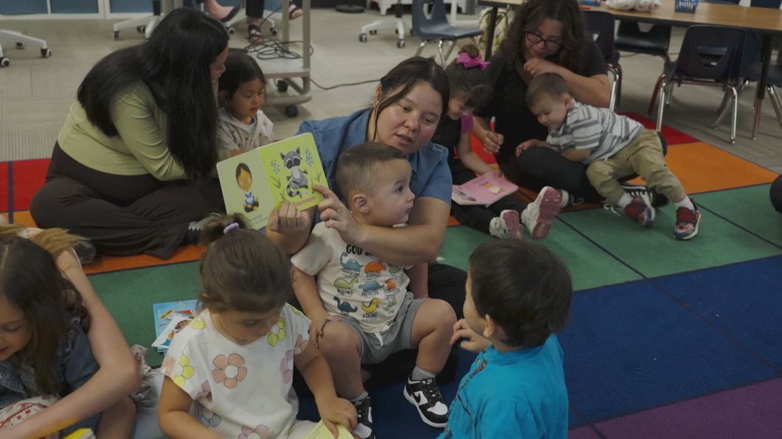 Arizona's literacy crisis: One Valley program is teaching parents to be their child's first reading teacher