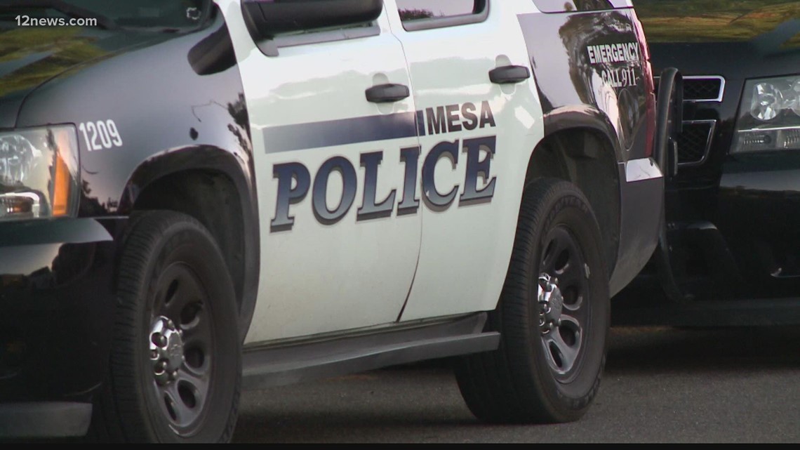 Boy membantu polisi Mesa menangkap tersangka voyeur