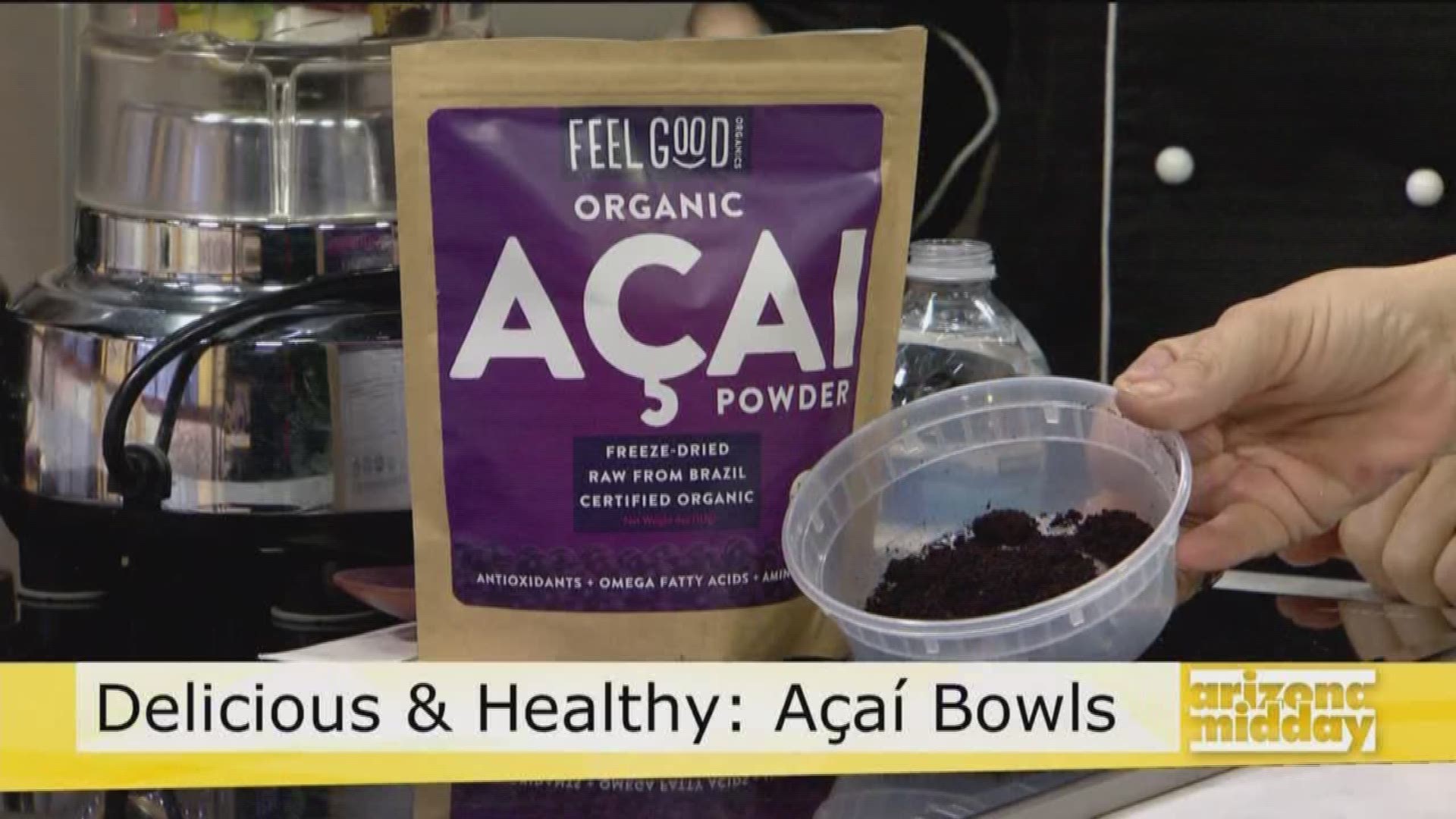 Chef Lisa is showing us the simple steps to make your own acai bowls at home!