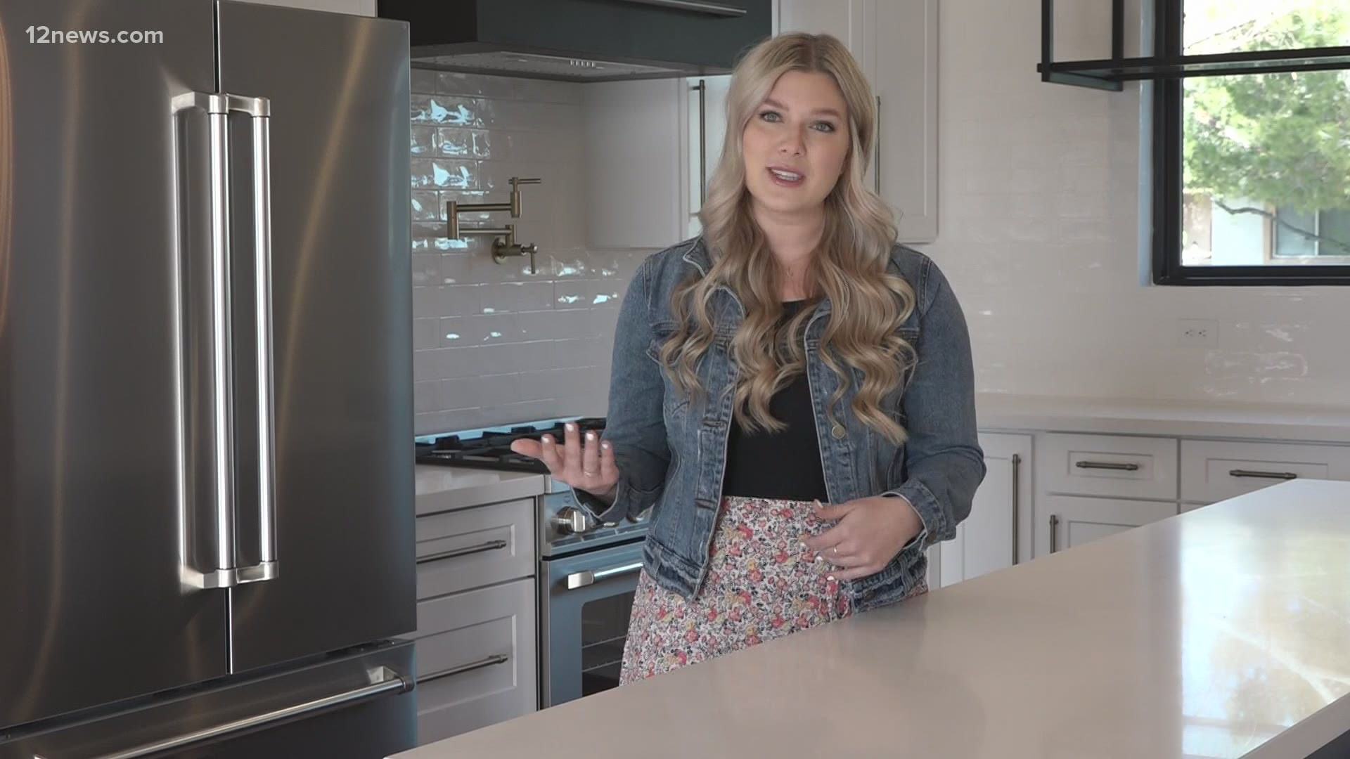 Team 12's Jen Wahl shows us how one young Valley realtor is using social media to sell homes.