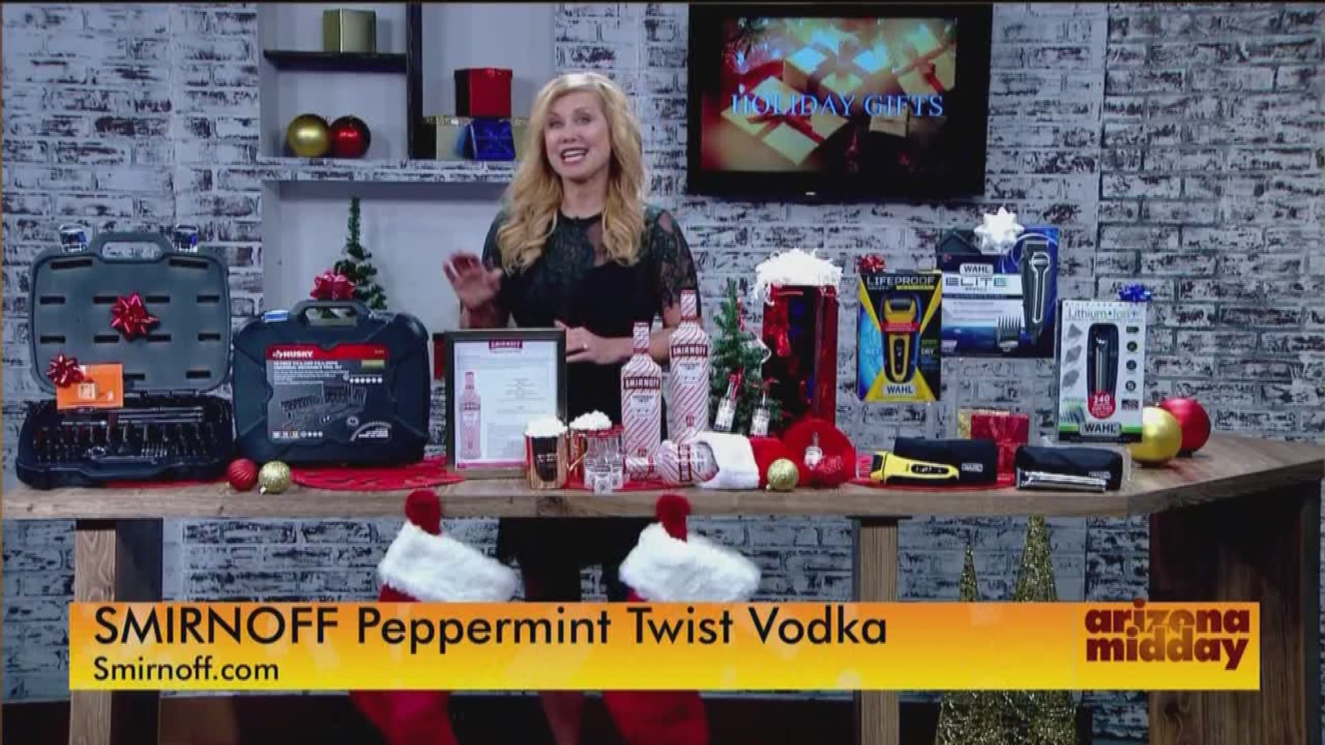 Home & Lifestyle Expert Laura Dellutri shares her holiday gift guide.