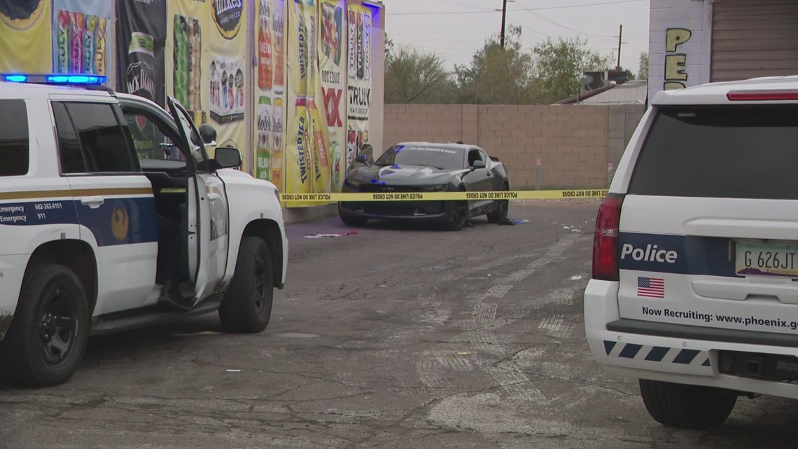 Drive-by shooting in west Phoenix sends man to the hospital