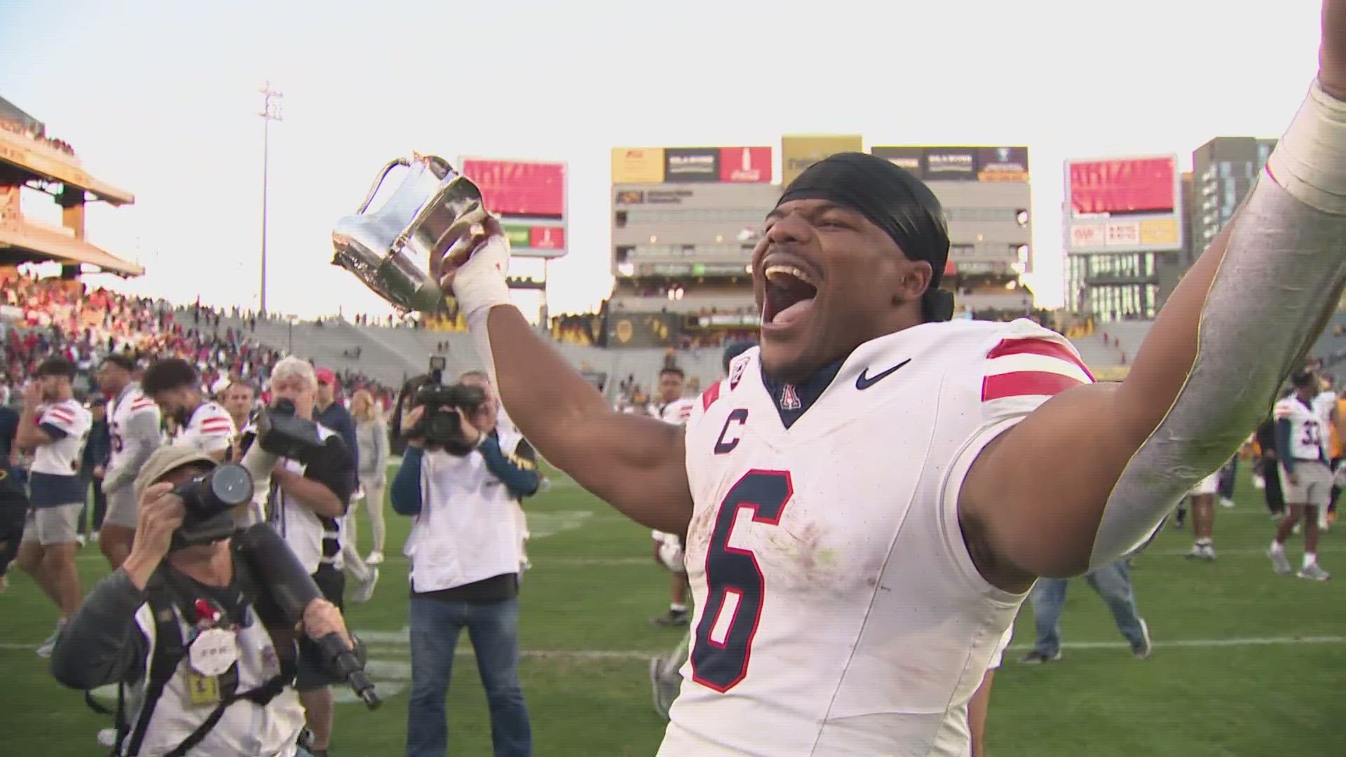 Wildcats Claim 38-35 Victory over Arizona State in Territorial Cup