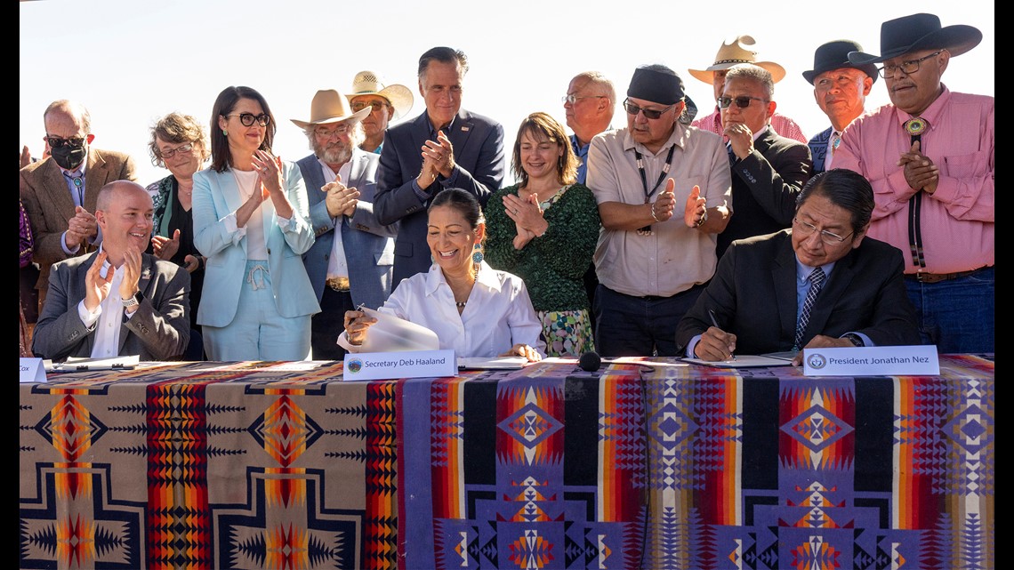 Kesepakatan hak atas air ditandatangani oleh Navajo dengan Utah dan FBI