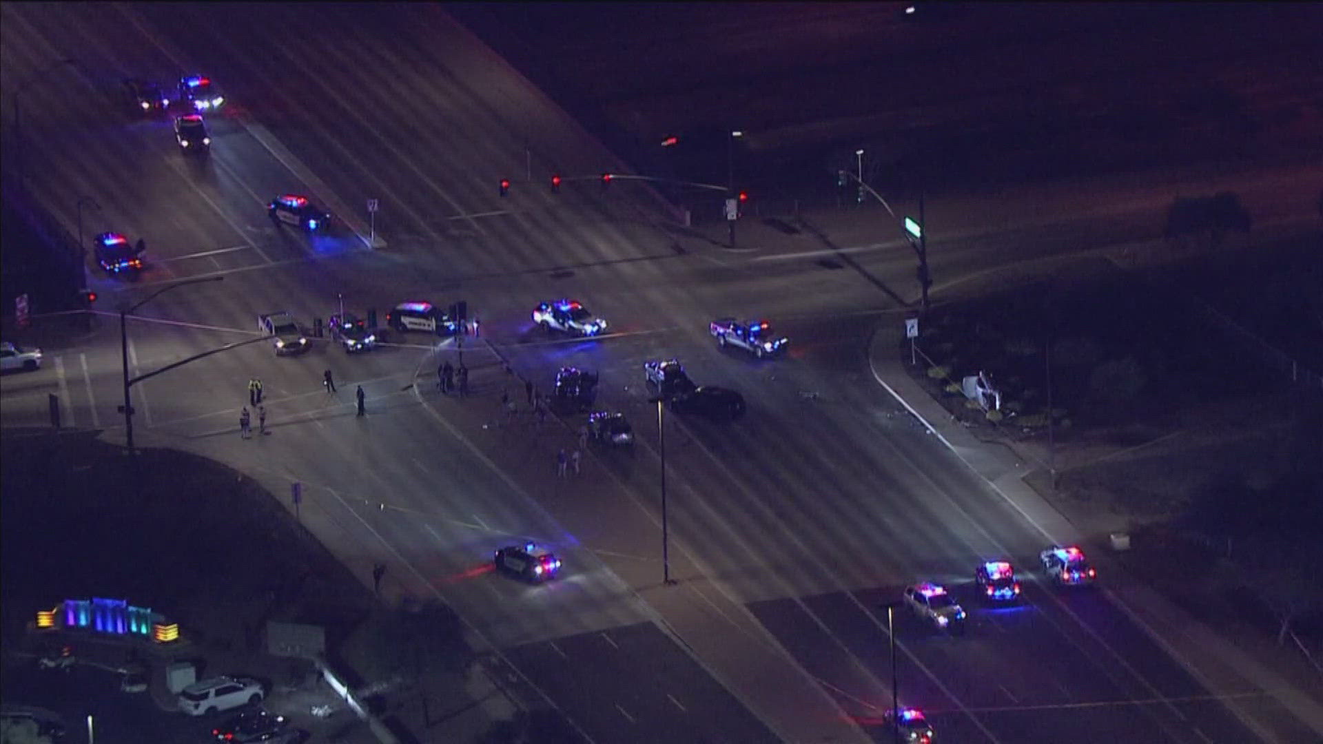 Crews are responding to a rollover crash in Gilbert near Loop 202 near Williams Field Road.