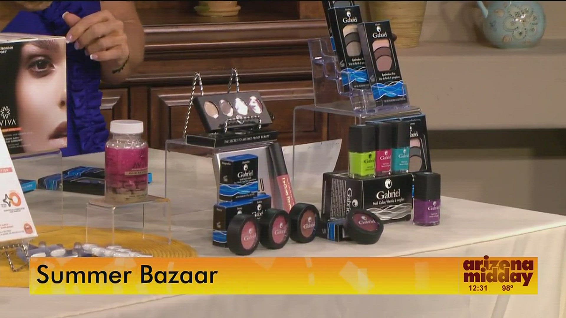 Dawn McCarthy from It's a Glam Thing has this season's hot products that you'll want to try.