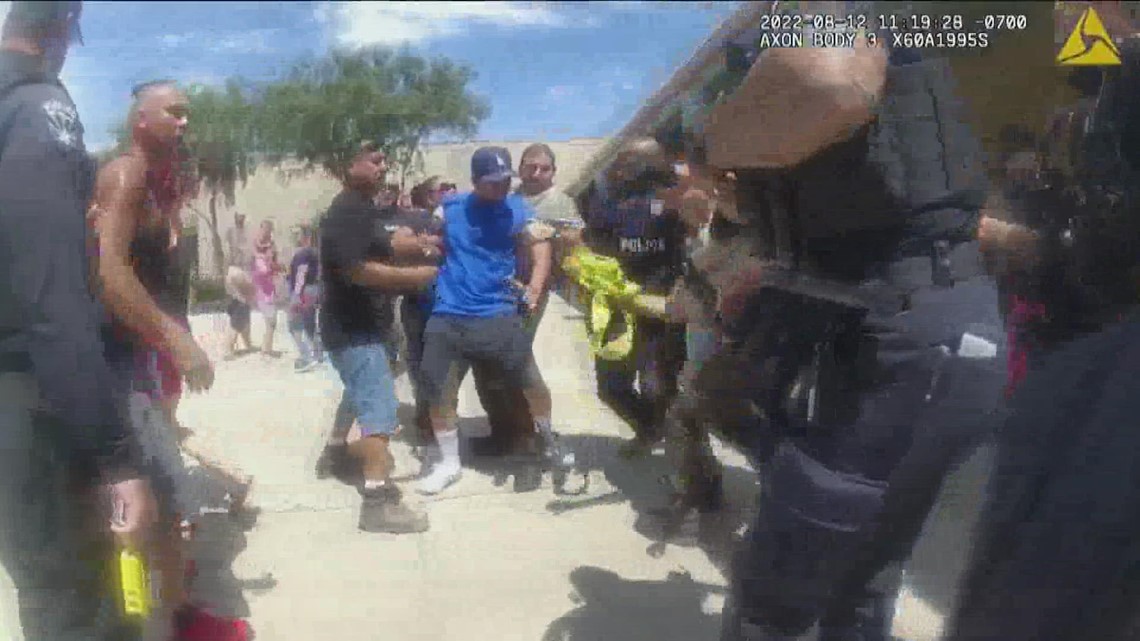 Polisi merilis video kamera tubuh dari penguncian di sekolah El Mirage