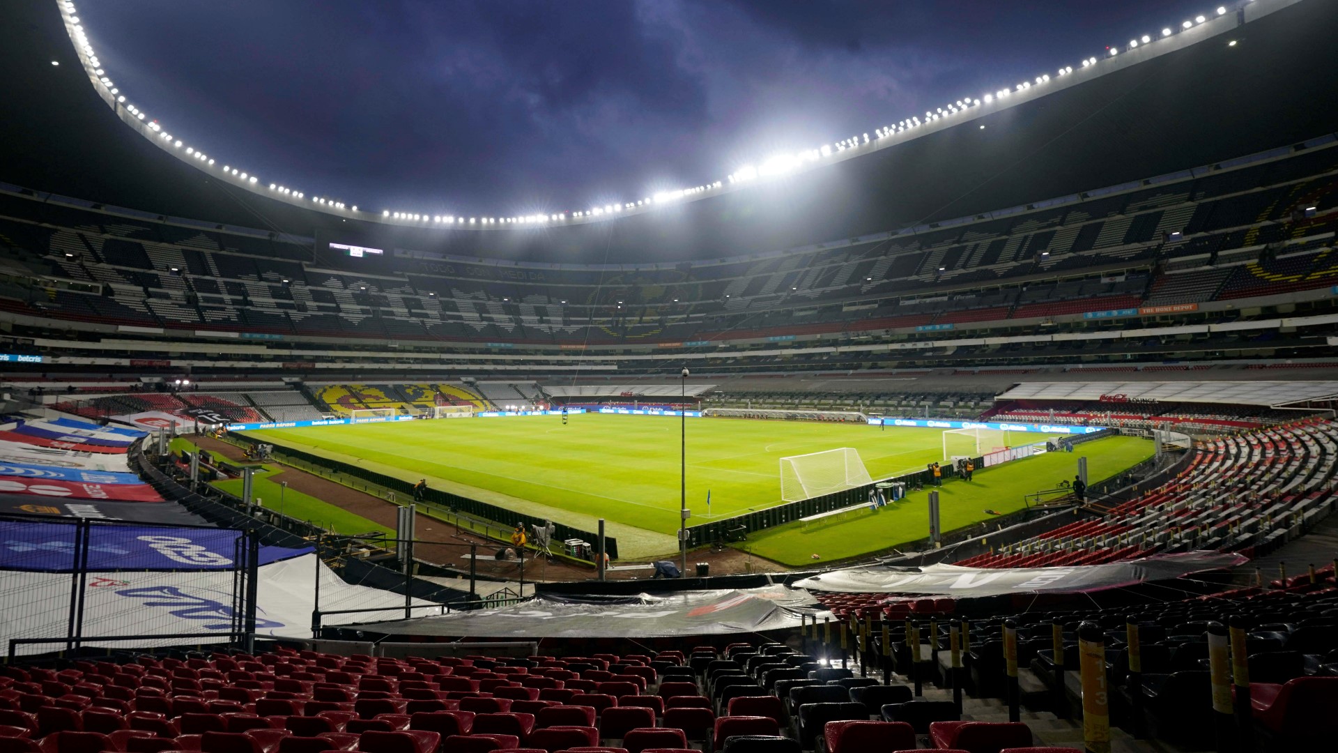 Las Águilas del América vencieron a los Diablos Rojos del Toluca de manera contundente en la Cancha del Estadio Azteca, para obtener tres valiosas unidades.