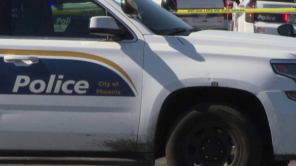 Police looking for suspect in west Phoenix homicide