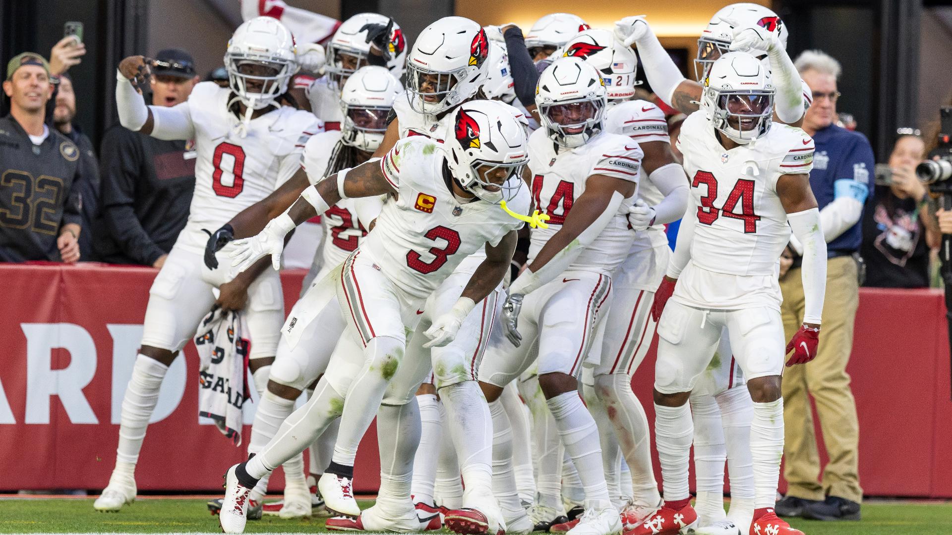 En la Semana 15, los Cardenales de Arizona vencieron en el nido a los Patriotras de Nueva Inglaterra por marcador de 30-17