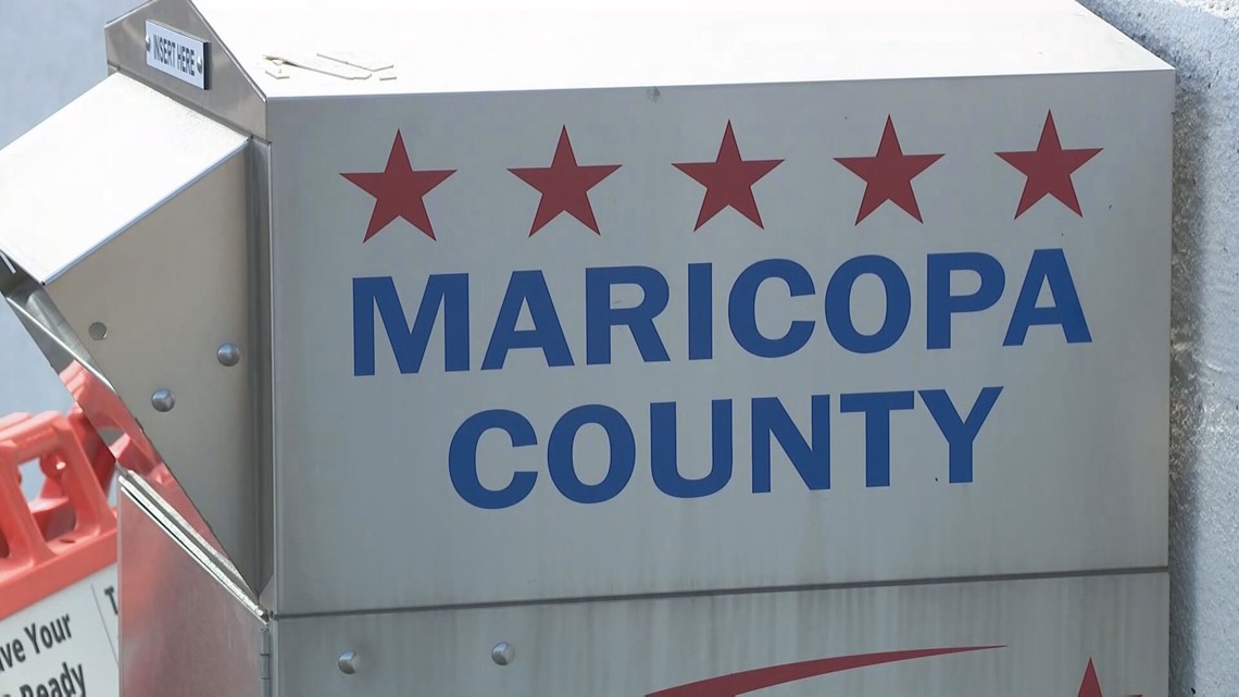 Pejabat pemilihan Kabupaten Maricopa memastikan pemilihan yang aman dan akurat