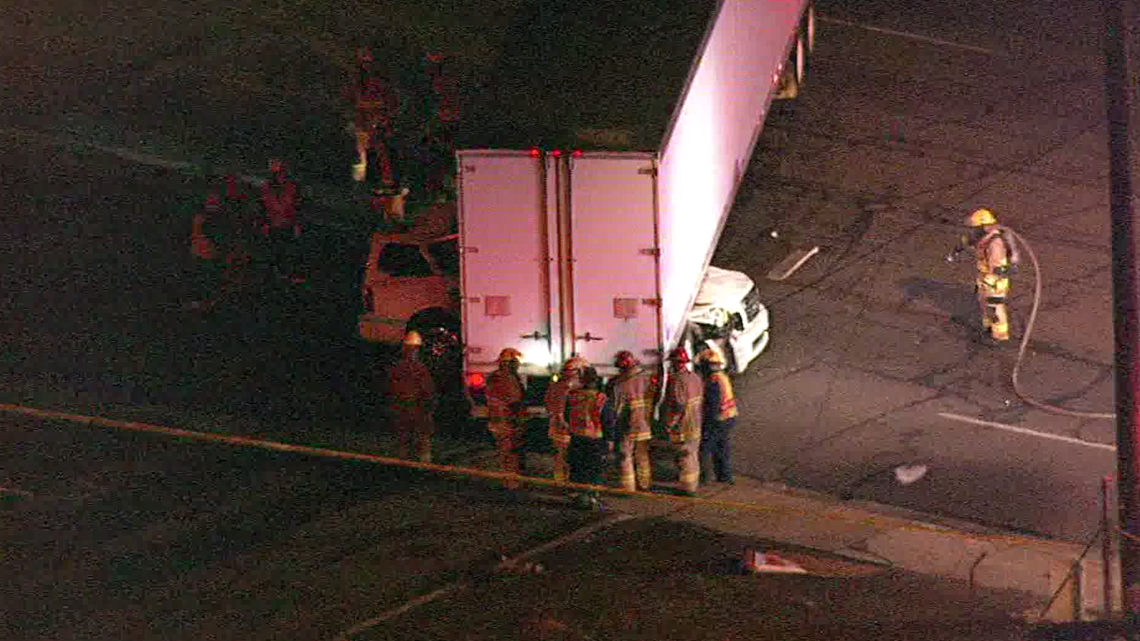 SUV Driver Dies After Crash With Semi-truck In Phoenix | 12news.com