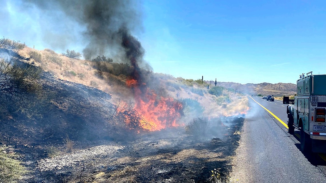 Sandstone+fire+rages+near+Fountain+Hills+%26%238211%3B+The+Arizona+Republic