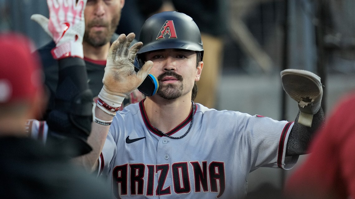 ARIZONA PONE A LOS DODGERS CONTRA LAS CUERDAS