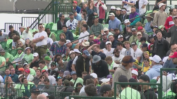 Fans flock to the 16th hole at the WM Phoenix Open Saturday