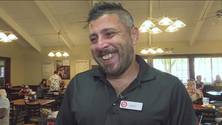 Goodyear waiter brightens customers' day with a song | Server of the Week