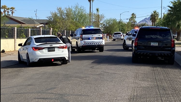 La policía de Phoenix identificó a dos hombres asesinados en un caso de defensa propia