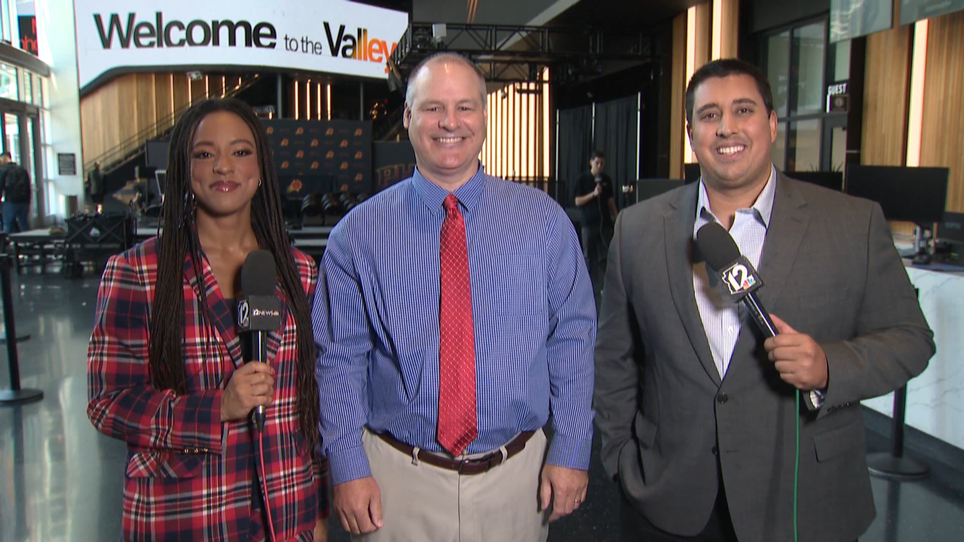 12News journalists Cameron Cox and Lina Washington speak with insider Doug Franz after the Suns introduced new head coach Mike Budenholzer on Friday.