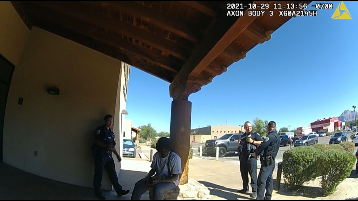 Polisi menelepon setelah pria kulit hitam menguangkan cek di bank Arizona
