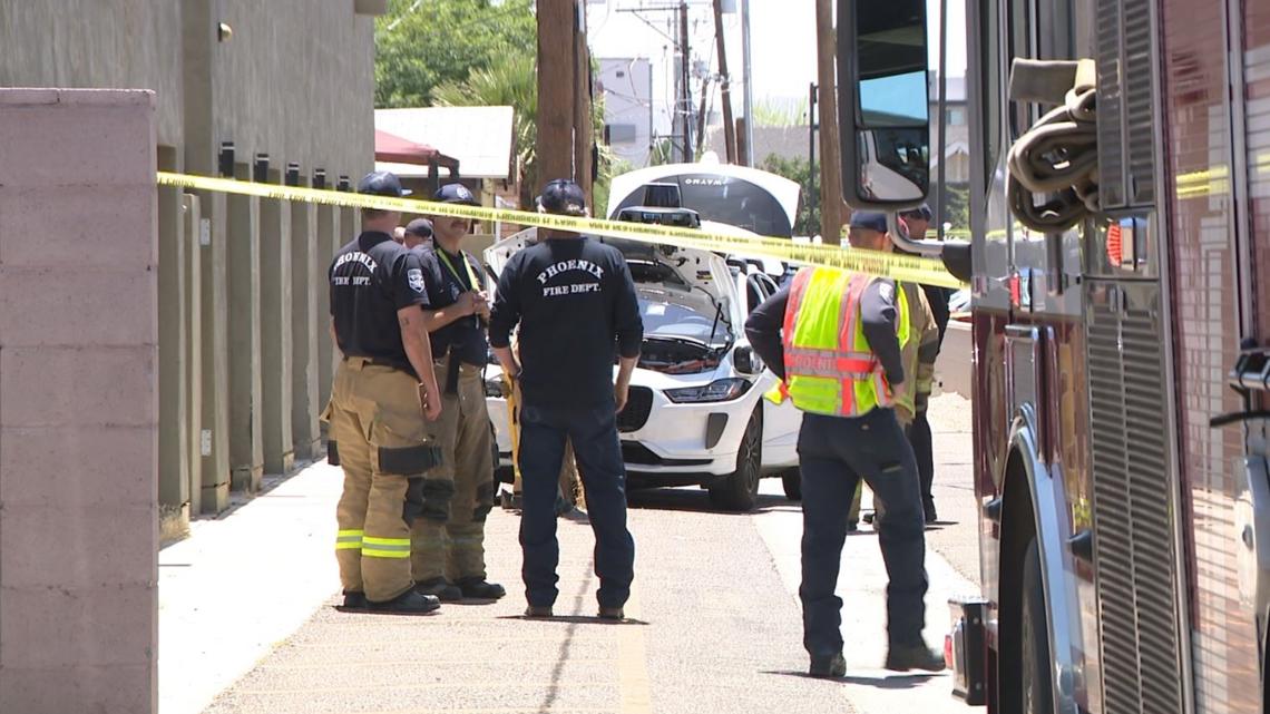 Driverless Waymo car crashes into pole in central Phoenix | 12news.com