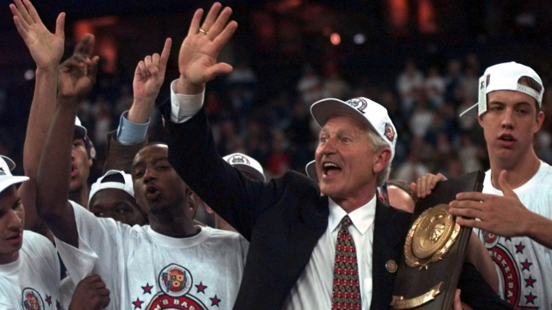 University of Arizona basketball coach Lute Olson is fighting for his life after he reportedly was placed in hospice care.