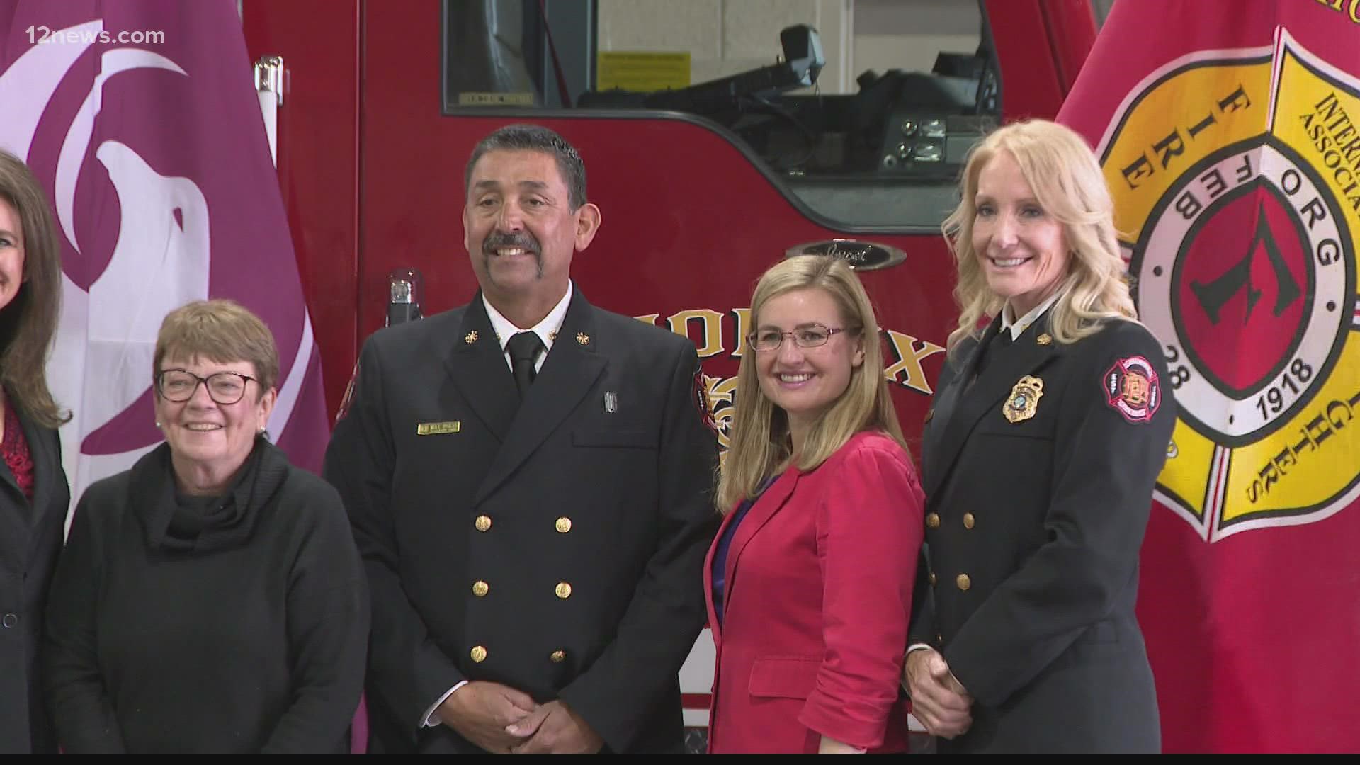 It's official! Phoenix has a new fire chief. Mike Duran was sworn in as fire chief on Tuesday. Duran is a 27-year veteran of the Phoenix Fire Department.