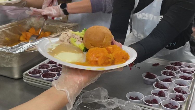 Volunteers come together in Tolleson for an annual Thanksgiving tradition