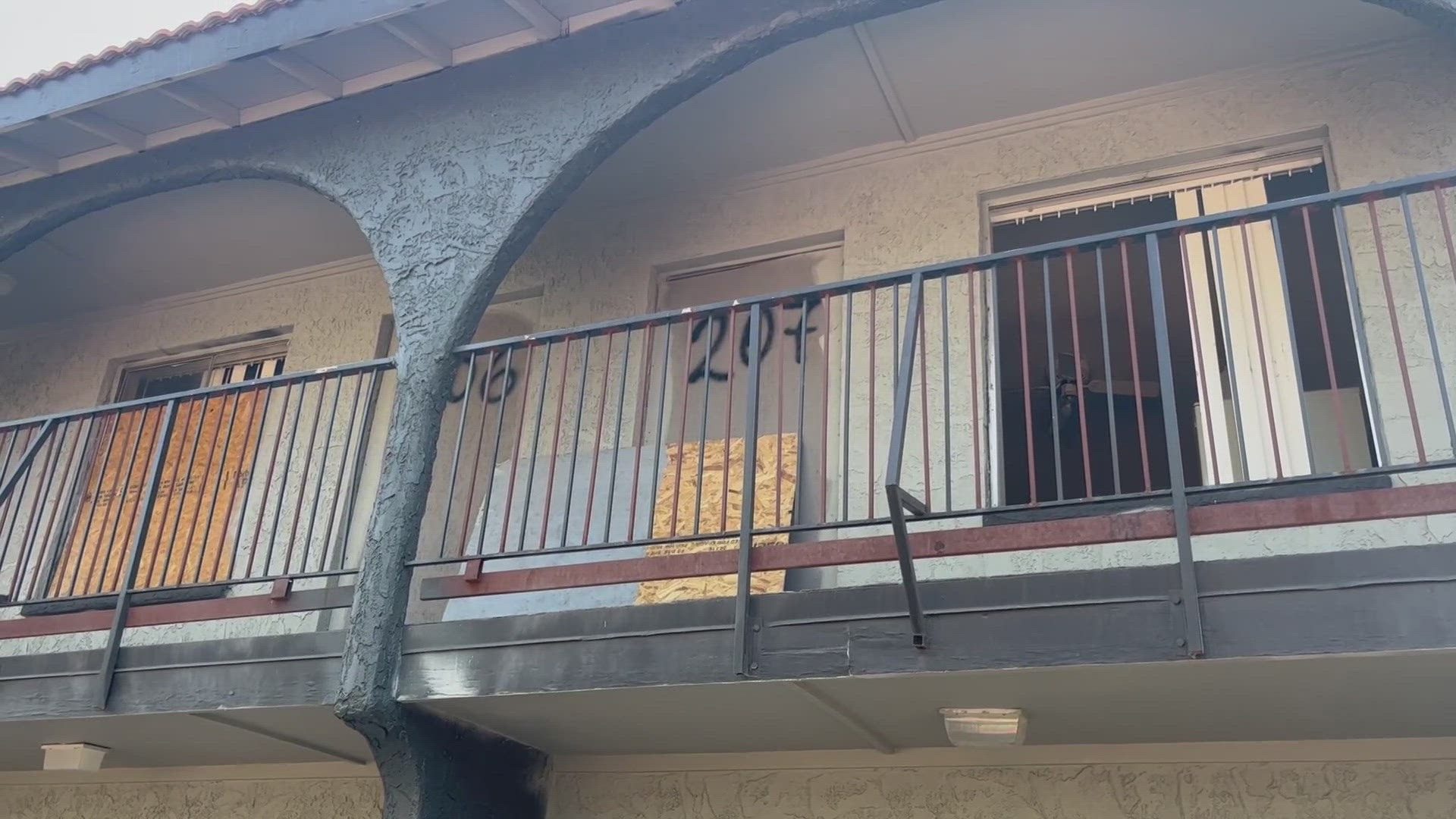 Tenants at the apartment complex near Indian School Road and Grand Avenue said their air conditioning units haven't worked in more than a month.