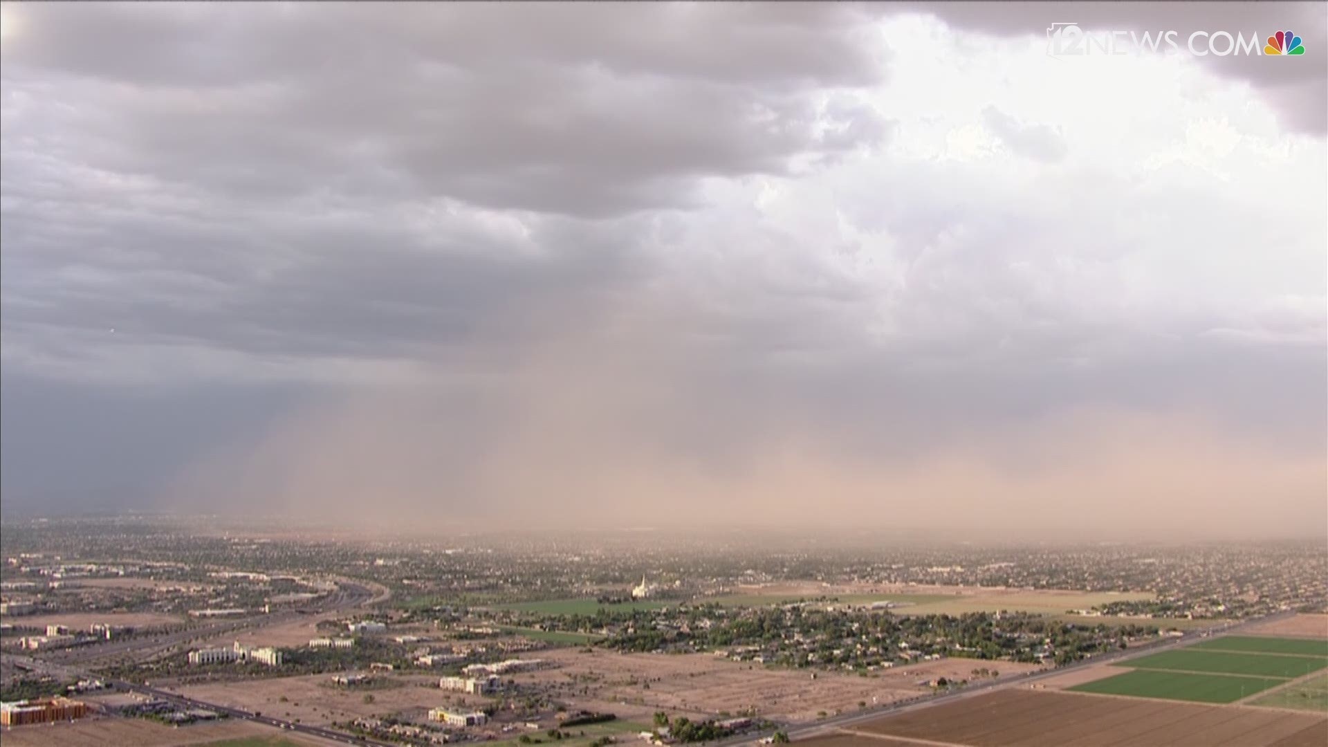 Time lapse: Wall of dust moving into East Valley