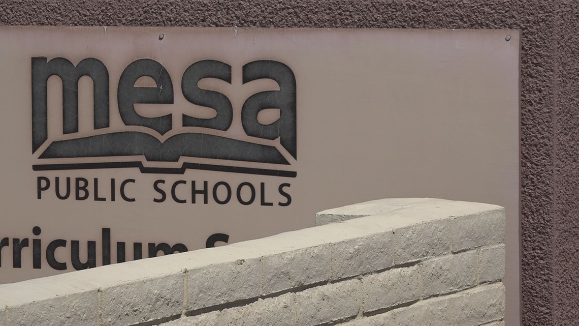 Distrik sekolah Mesa mengambil tindakan terhadap Facebook, Instagram