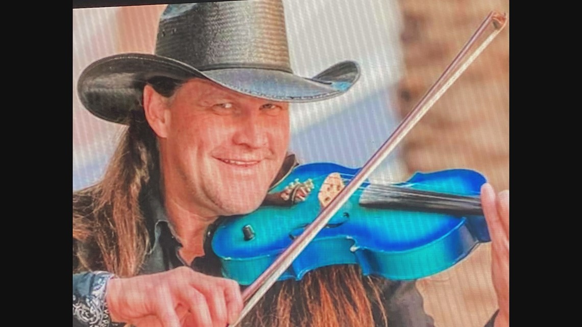 ‘Just larger than life’: Community remembers Arizona country star Duane Moore