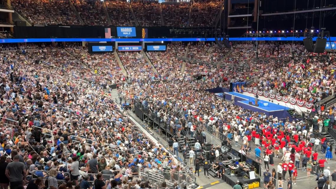 kamala-harris-tim-walz-rally-in-glendale-arizona-12news