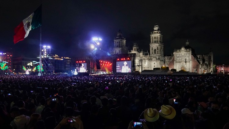 Grupo Firme abarrotó el Zócalo en la Ciudad de México | 12news.com