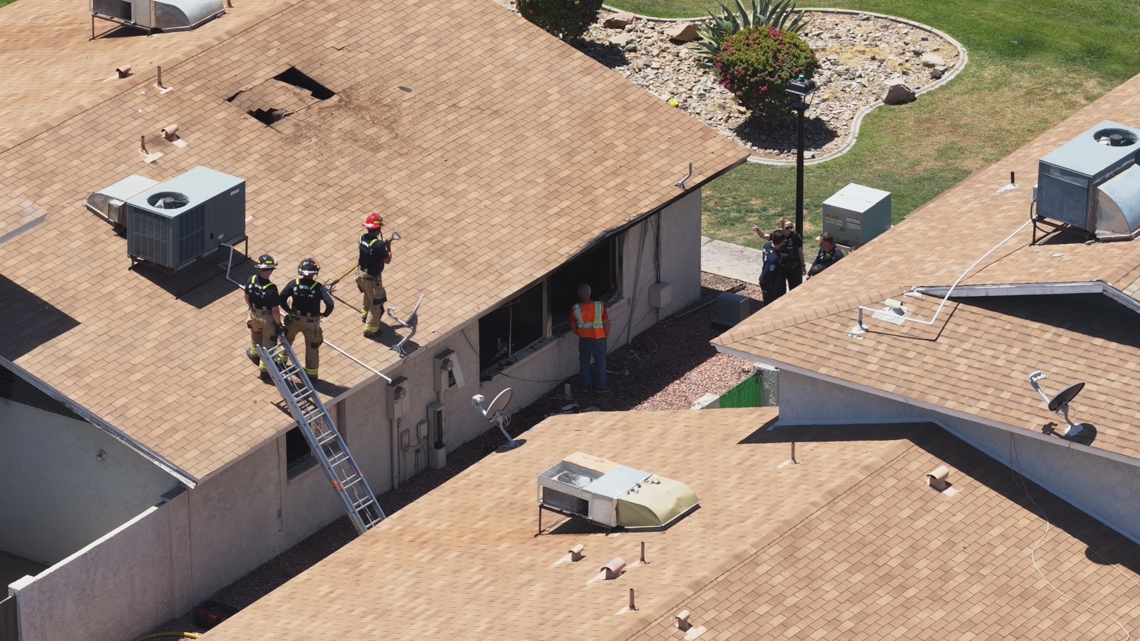 5 displaced, 3 dogs dead after Glendale apartment fire