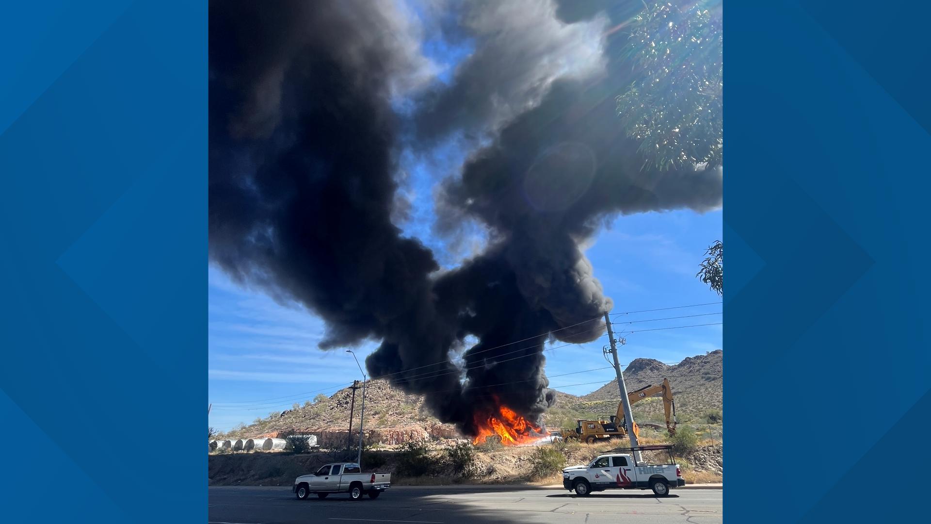 Large fire, smoke seen in north Phoenix | 12news.com