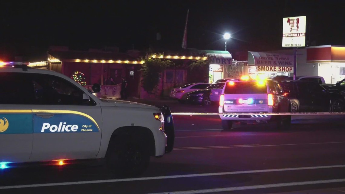 Man shot and killed outside Phoenix restaurant