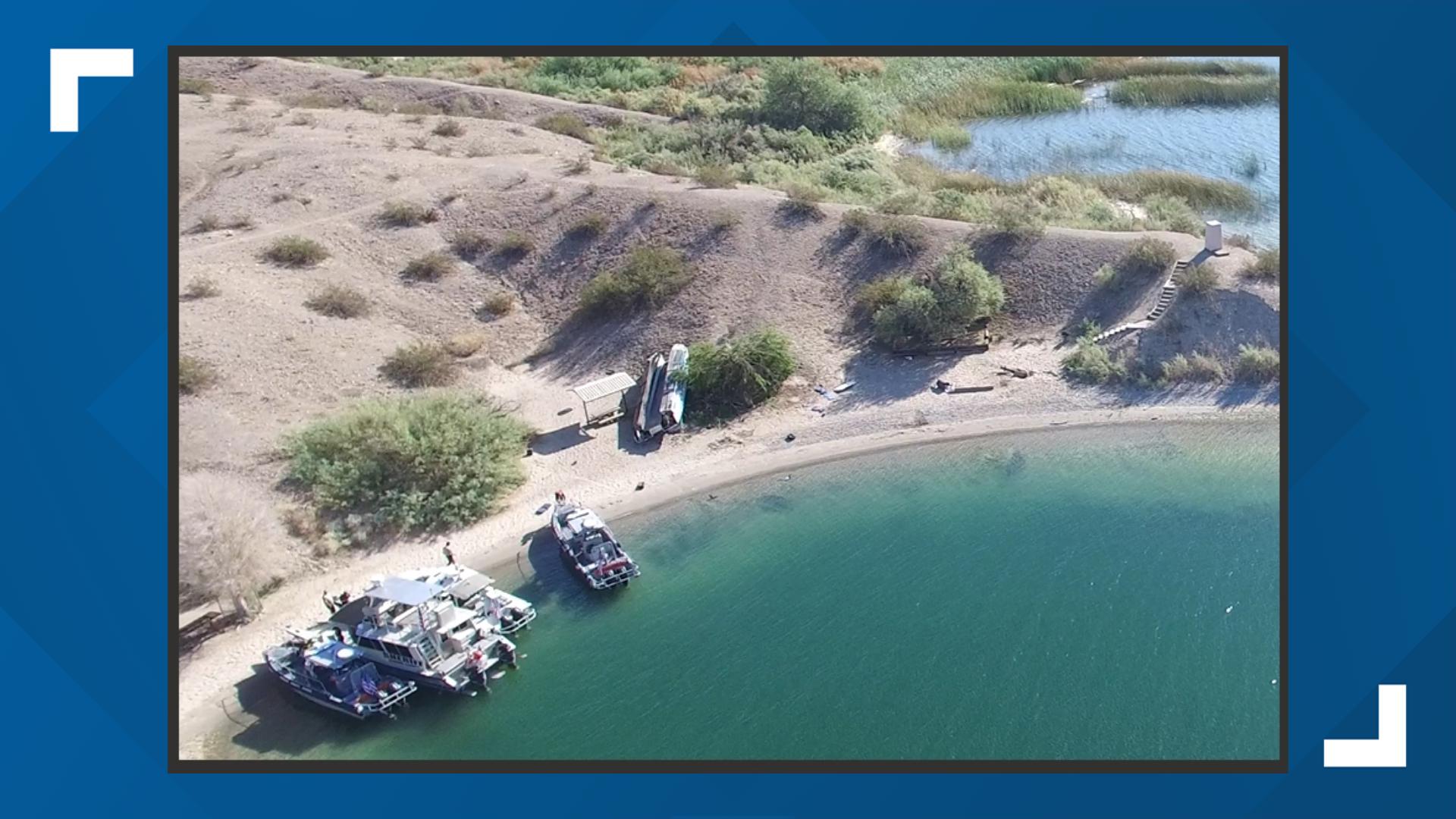 Lake Havasu boat crash leaves 2 people dead