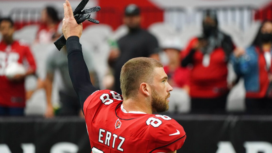 Cardinals Ertz' gloves to be in Pro Football Hall of Fame