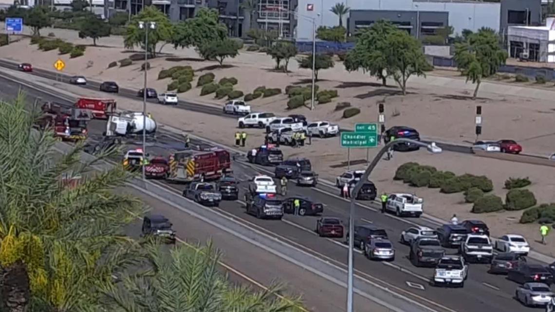 Traffic delayed on Loop 202 after rollover crash in Gilbert | 12news.com