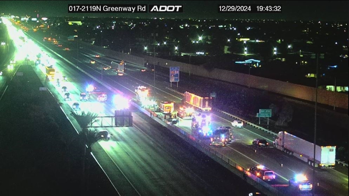 Crash leads to closure of multiple lanes of I-17 in Phoenix