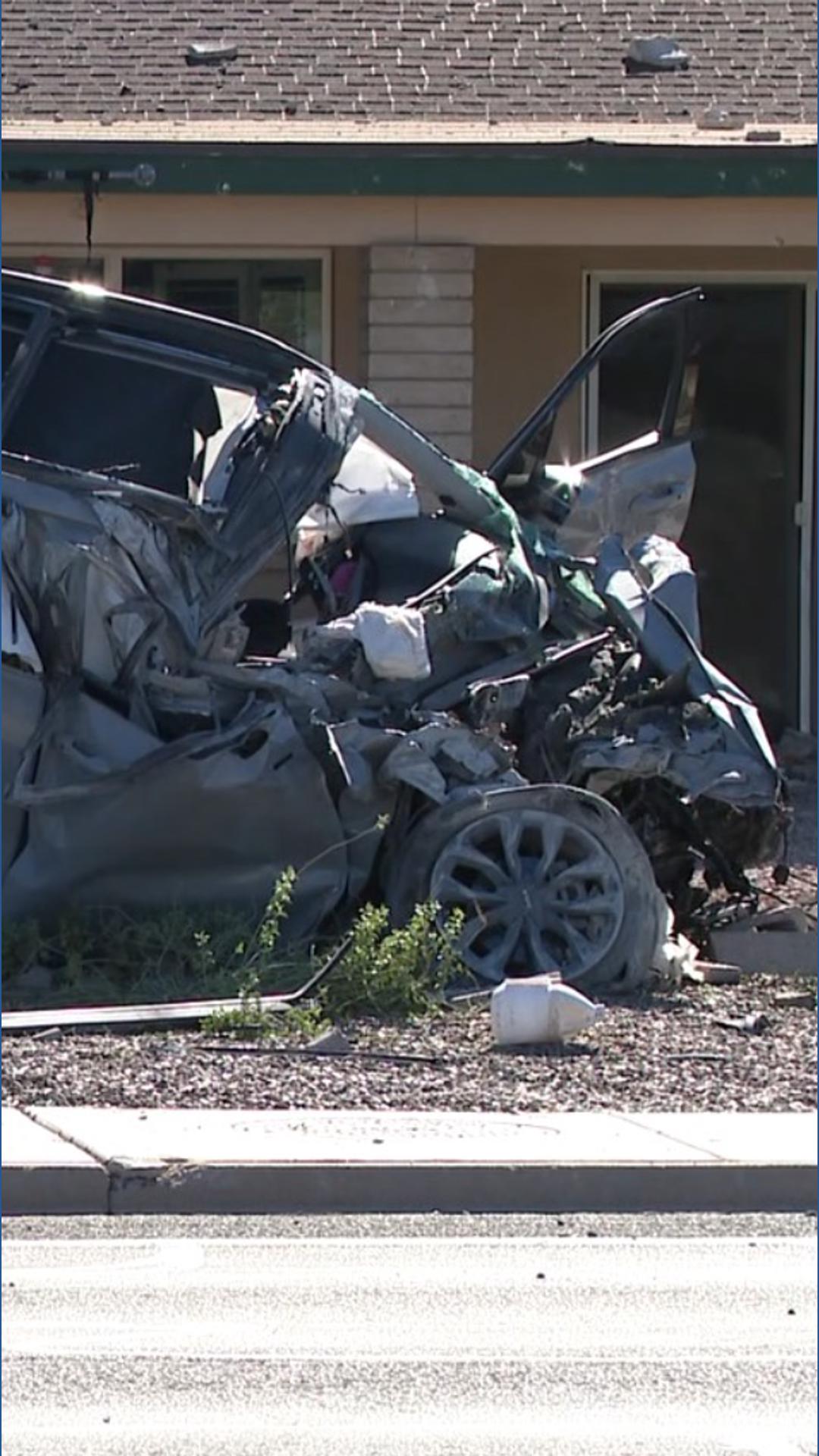 1 dead after Mesa crash, police say | 12news.com