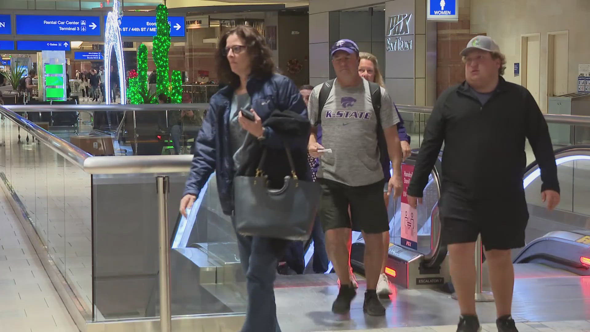 Travelers facing canceled and delayed flights at Sky Harbor as ...