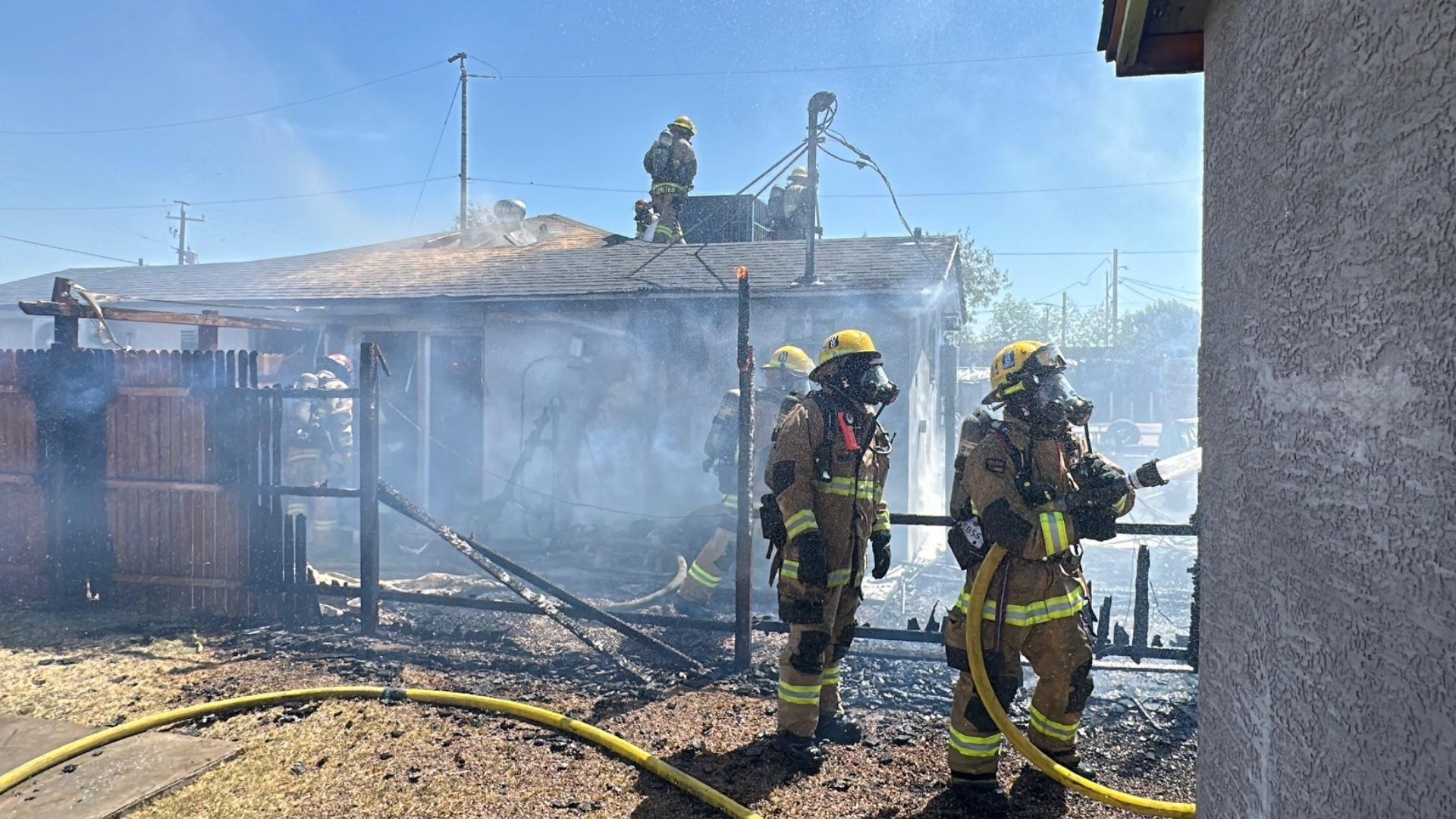 Apartment fire in Phoenix leaves 6 displaced | 12news.com
