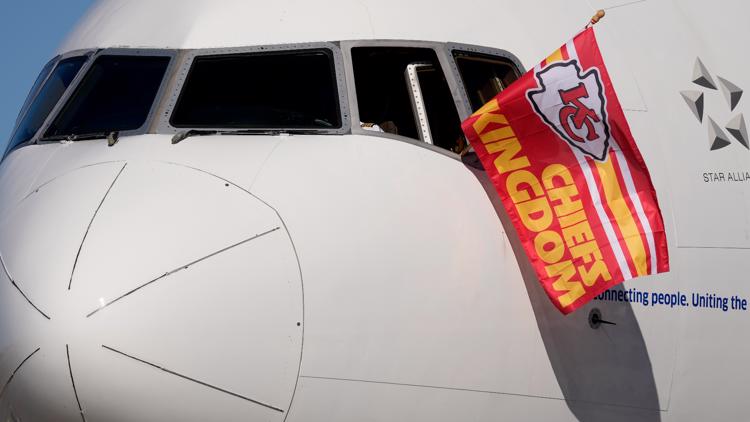 Photos: Chiefs Travel to Arizona For Week 1