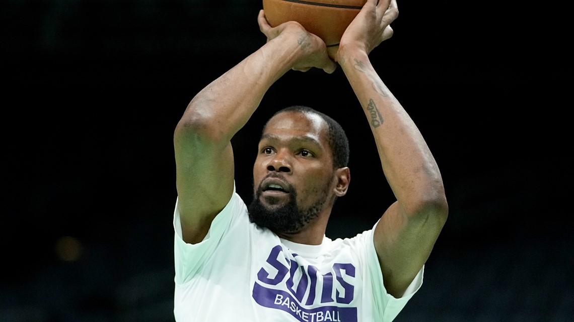 Kevin Durant keluar dari permainan Suns setelah cedera pergelangan kaki di pregame slip
